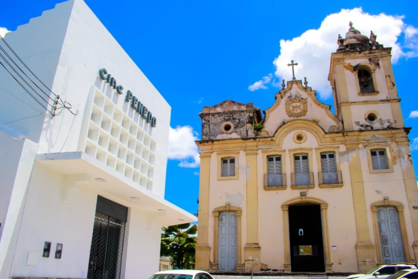 Cine Penedo é oficialmente reinaugurado após décadas de total abandono