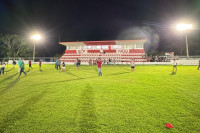 Prefeitura de Penedo conclui instalação de refletores e testa iluminação do Estádio Dr. Alfredo Leahy