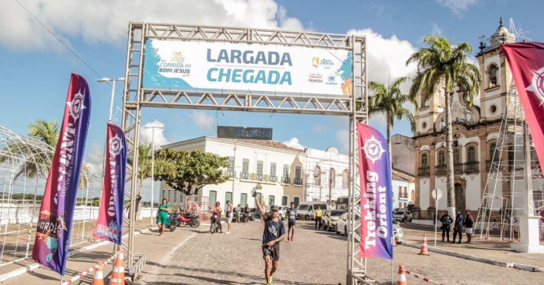 Ex-gari Zé Carlos vence Corrida do Bom Jesus 2024 em Penedo