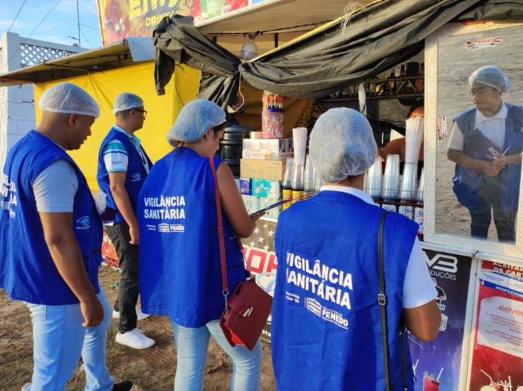 Festa de Bom Jesus em Penedo: Vigilância Sanitária Municipal fiscaliza barracas de comida e bebidas