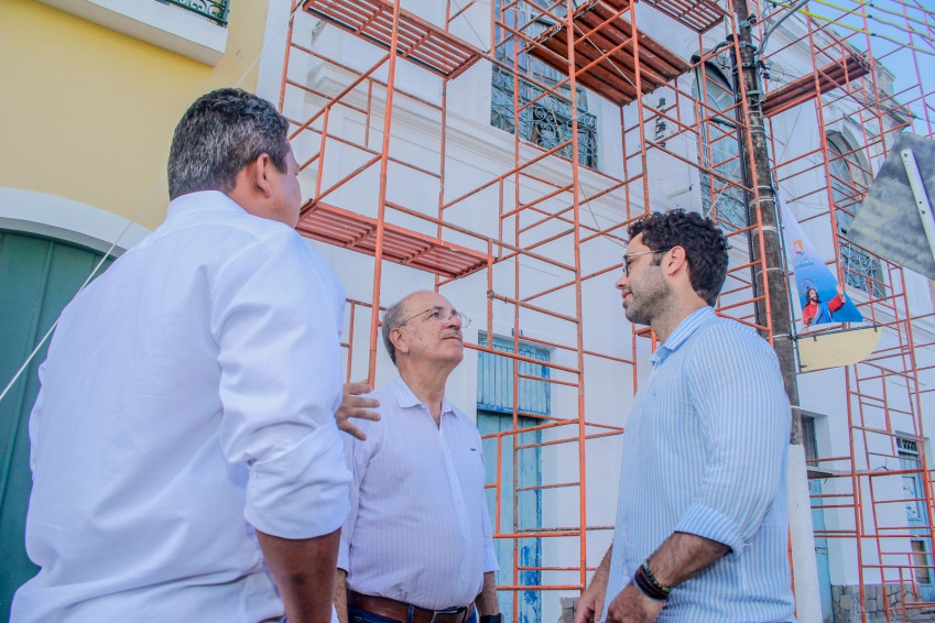 Tintas Miracor transforma o Centro Histórico de Penedo em um mosaico de cores