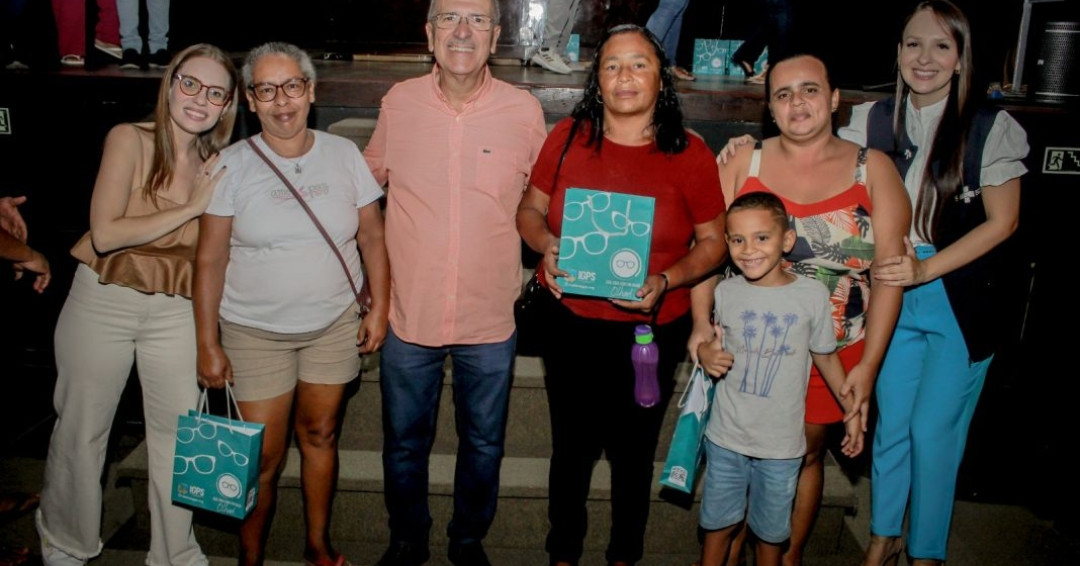 Programa Sua Vida Com Novo Olhar já entregou 1.900 óculos para a população carente de Penedo