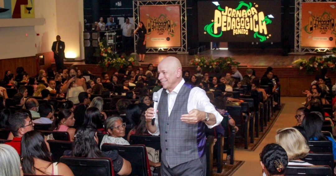 Palestra do filósofo Leandro Karnal encerra Jornada Pedagógica da Semed Penedo