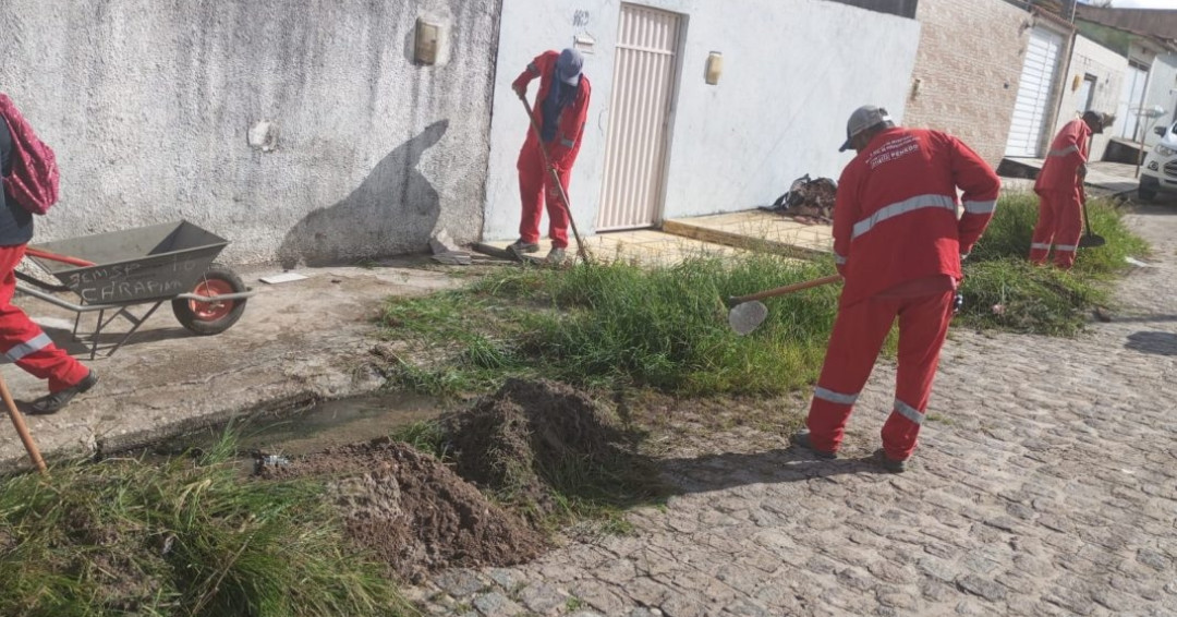 Prefeitura de Penedo realiza mutirão de limpeza nos bairros